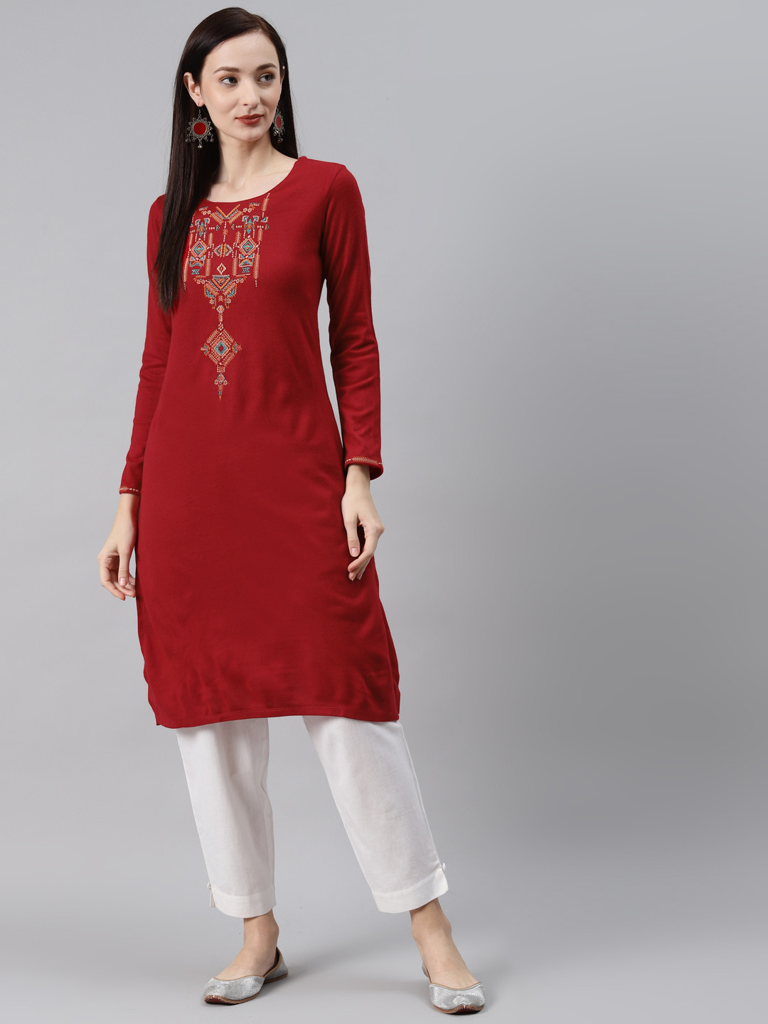

Rangriti Women Red Geometric Embroidered Kurta