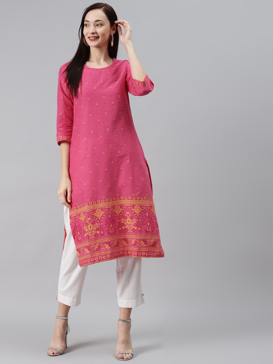 

Rangriti Women Pink Floral Printed Floral Kurta