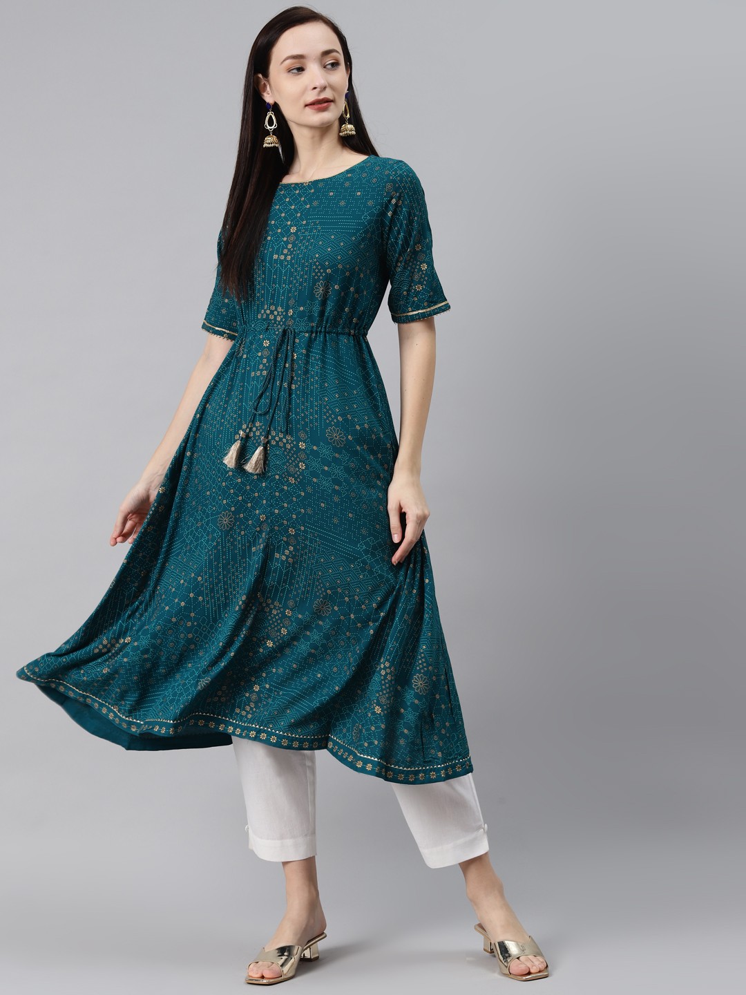 

Rangriti Women Green Floral Printed Kurta
