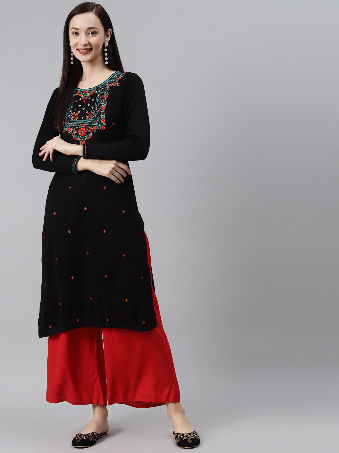 

Rangriti Women Black Embroidered Kurta