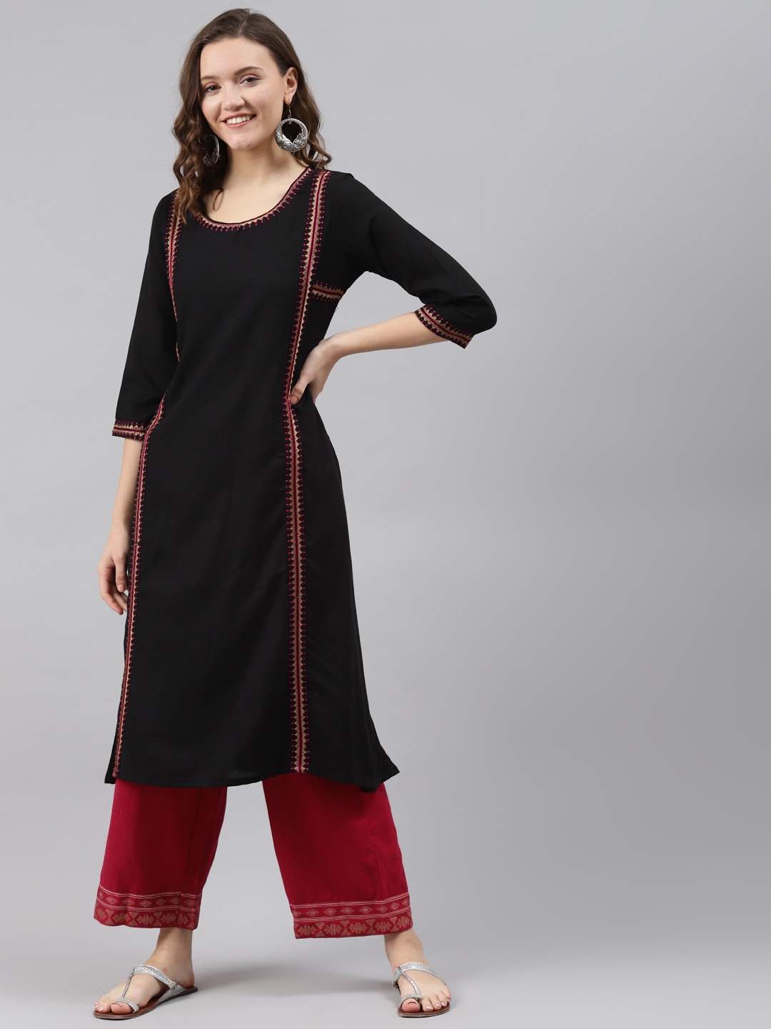 

Rangriti Women Black Kurta