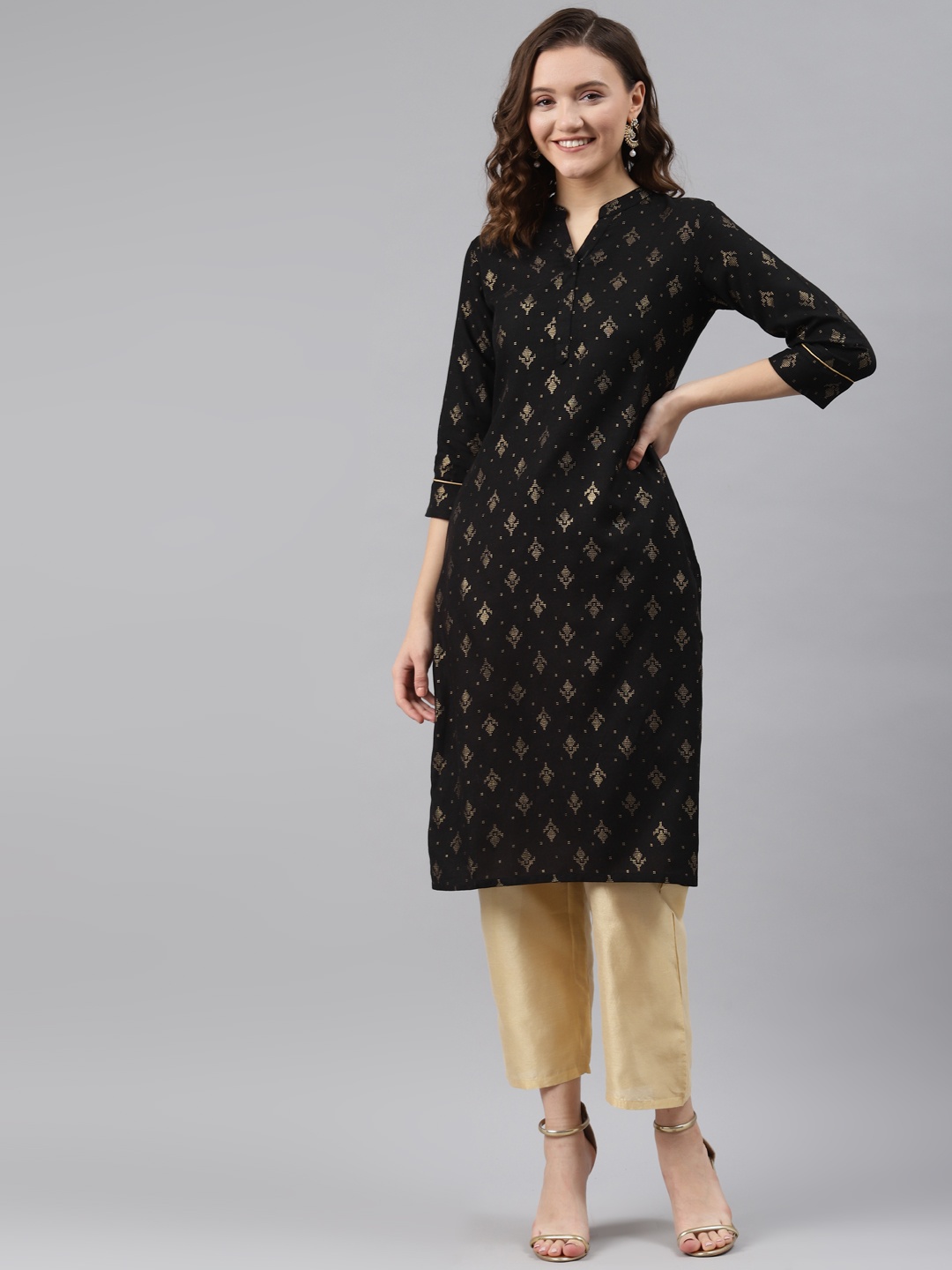 

Rangriti Women Black Kurta