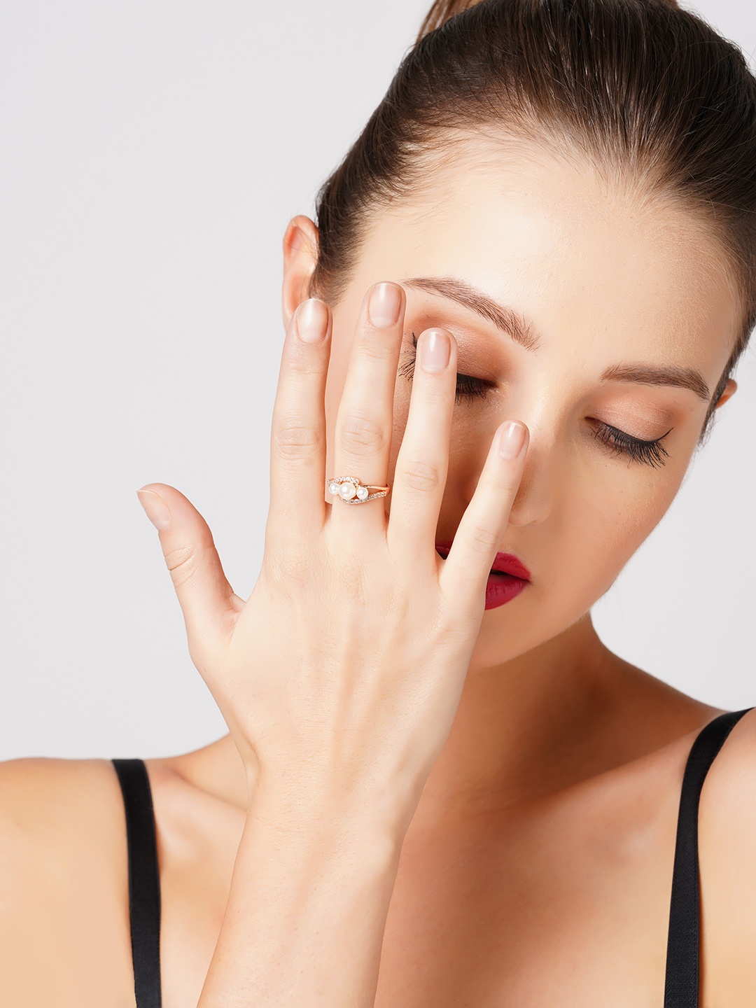 

AMI Rose Gold-Plated & White CZ-Studded Adjustable Finger Ring