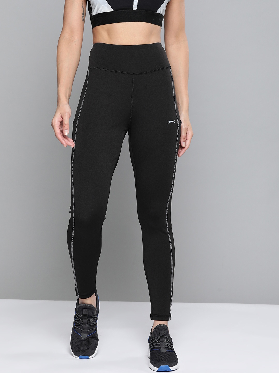 

Slazenger Women Black Solid Rapid-Dry Sports Tights