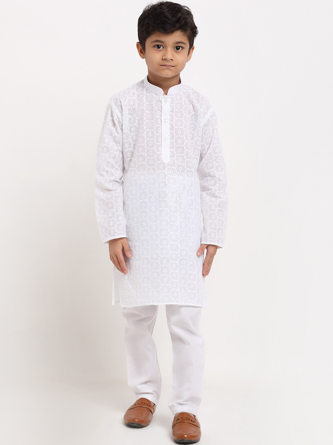 

KRAFT INDIA Boys White Floral Embroidered Regular Pure Cotton Kurta with Pyjamas