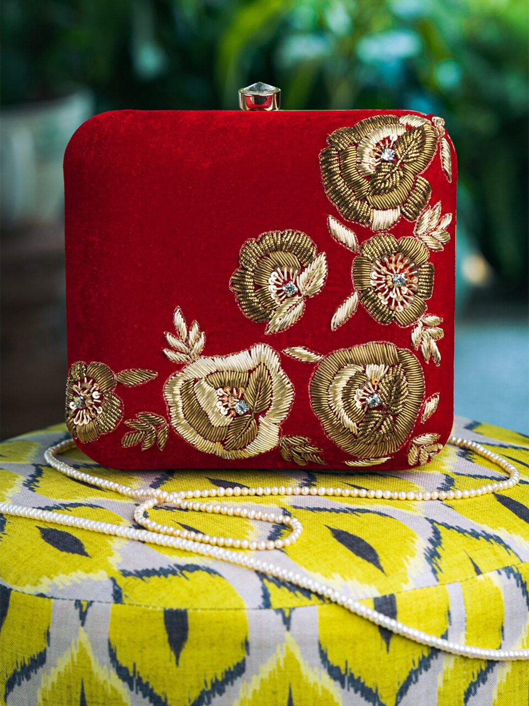

NR By Nidhi Rathi Maroon & Gold-Toned Embellished Box Clutch