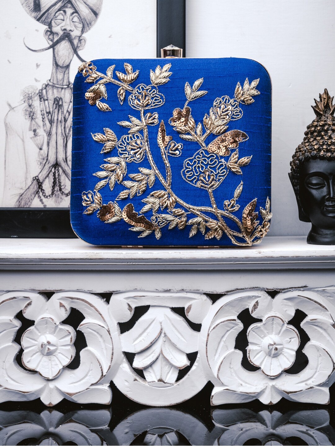 

NR By Nidhi Rathi Blue & Gold-Toned Embellished Box Clutch