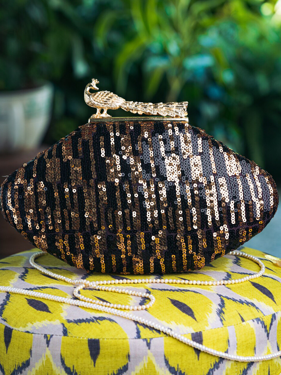 

NR By Nidhi Rathi Black & Gold-Toned Embellished Box Clutch