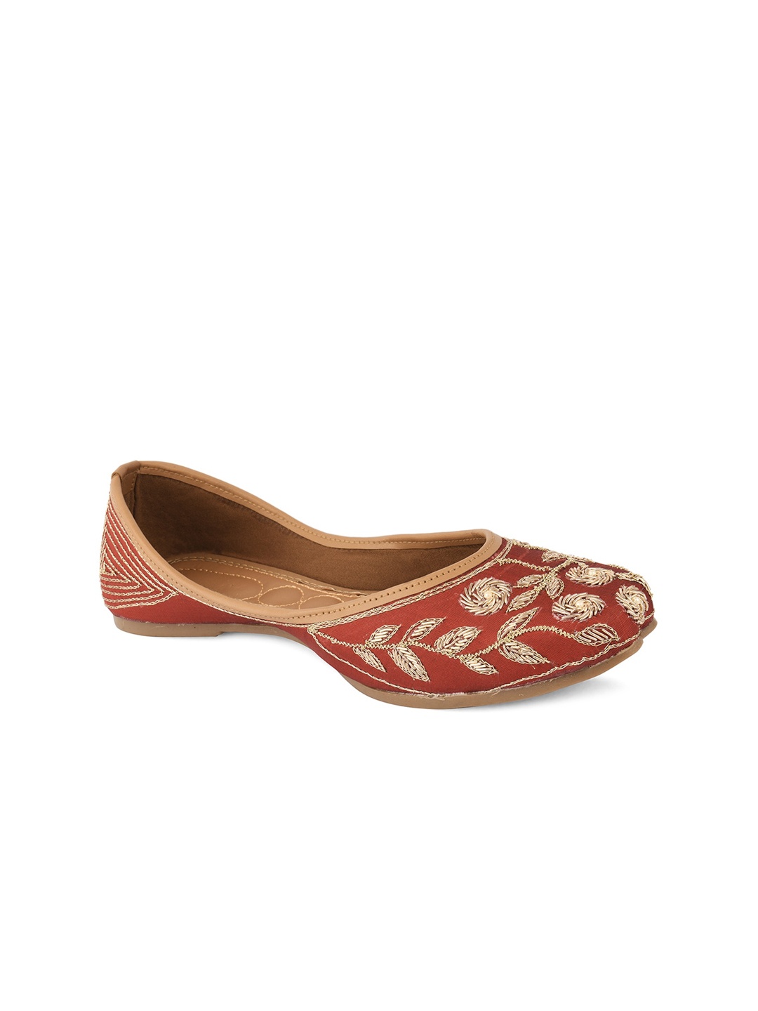 

DESI COLOUR Women Maroon Ethnic Mojaris Flats