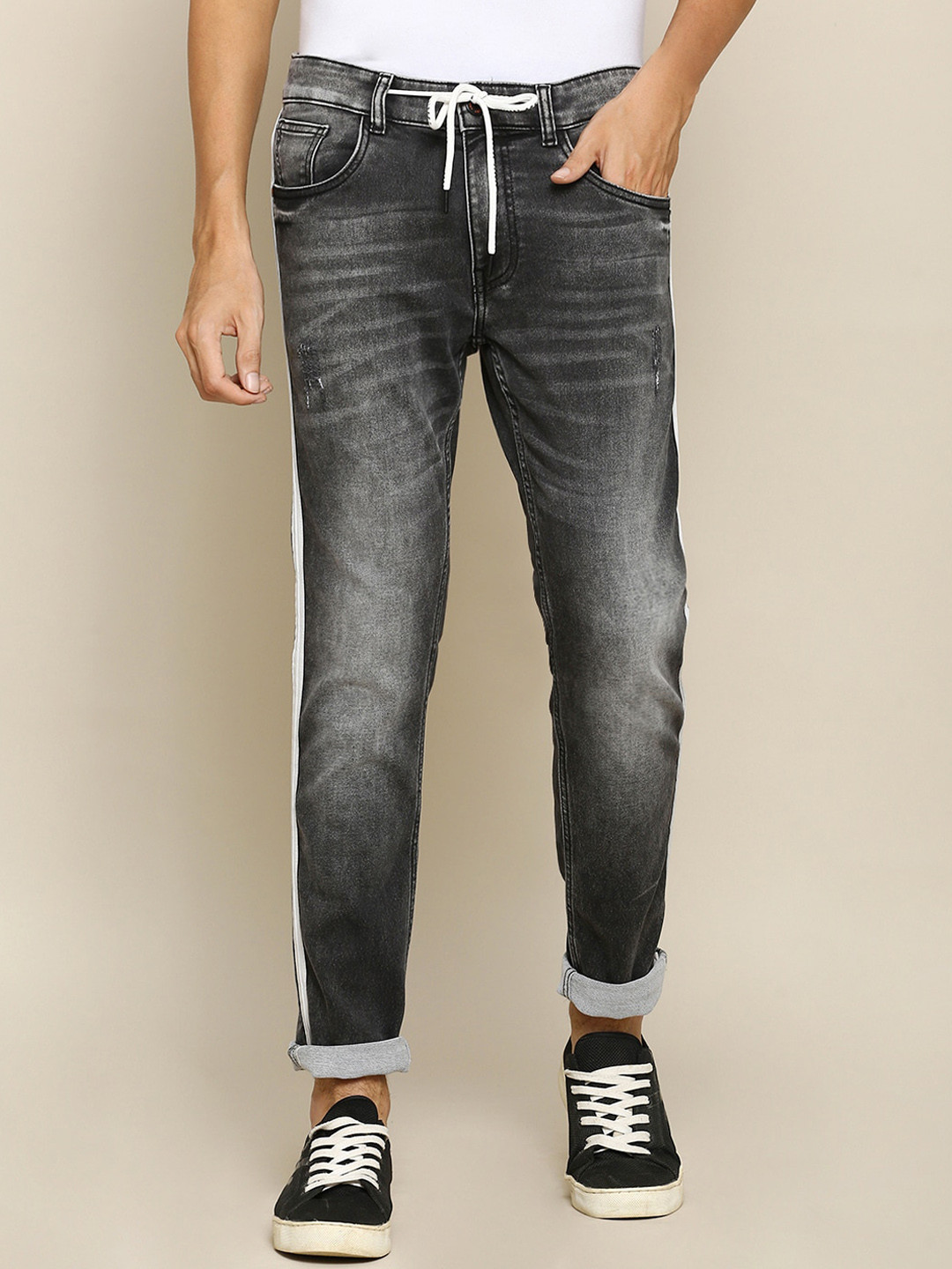

Street Armor by Pantaloons Men Grey Skinny Fit Heavy Fade Pure Cotton Jeans