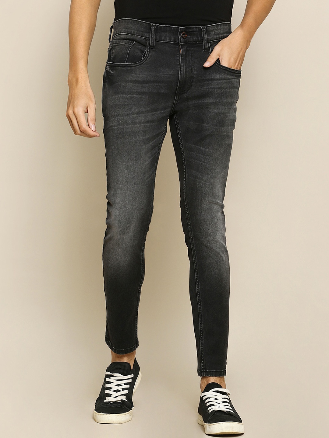 

Street Armor by Pantaloons Men Black Skinny Fit Pure Cotton Heavy Fade Jeans
