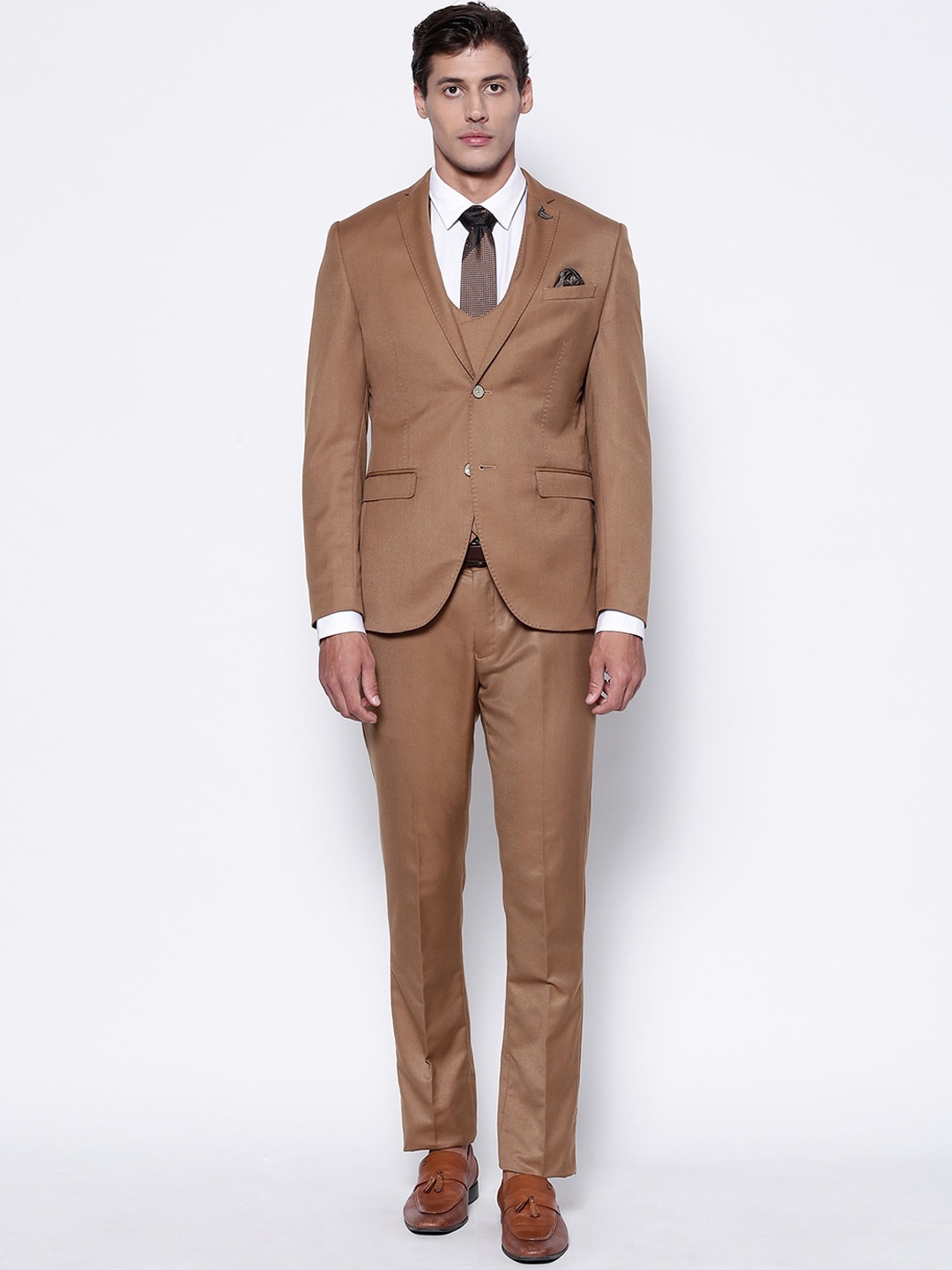 

Blackberrys Men Brown Solid Slim Fit Formal Suit