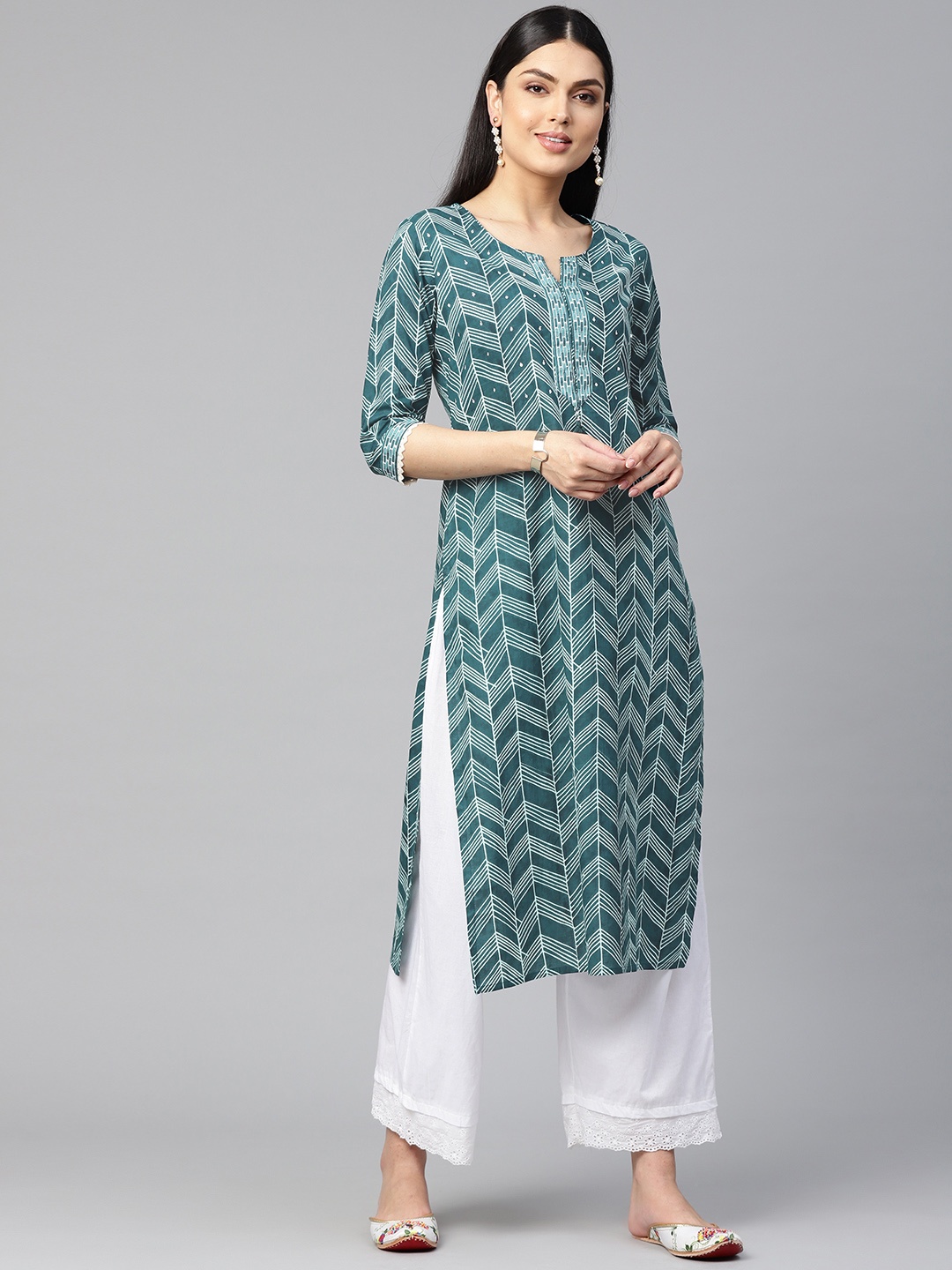 

Silai Bunai Women Teal Blue & White Geometric Printed Kurta