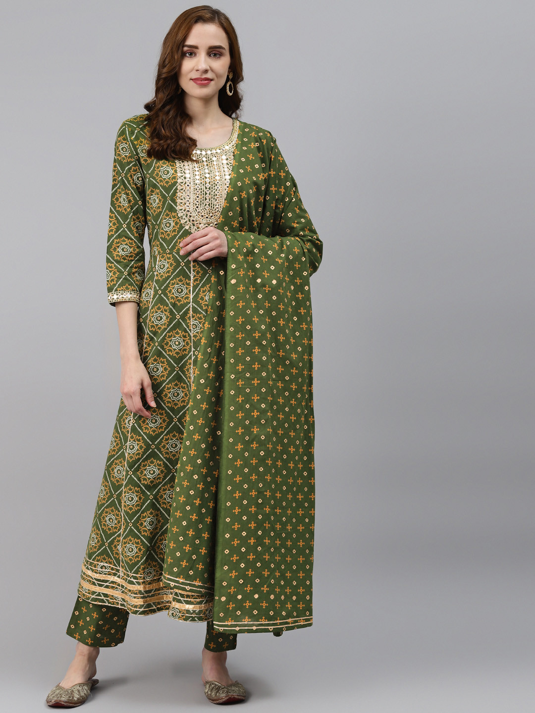 

Silai Bunai Women Green Ethnic Motifs Printed Regular Pure Cotton Kurta with Trousers & With Dupatta