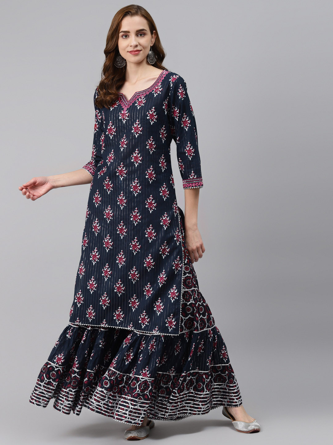 

Silai Bunai Women Navy Blue & Red Printed Regular Pure Cotton Kurta with Sharara