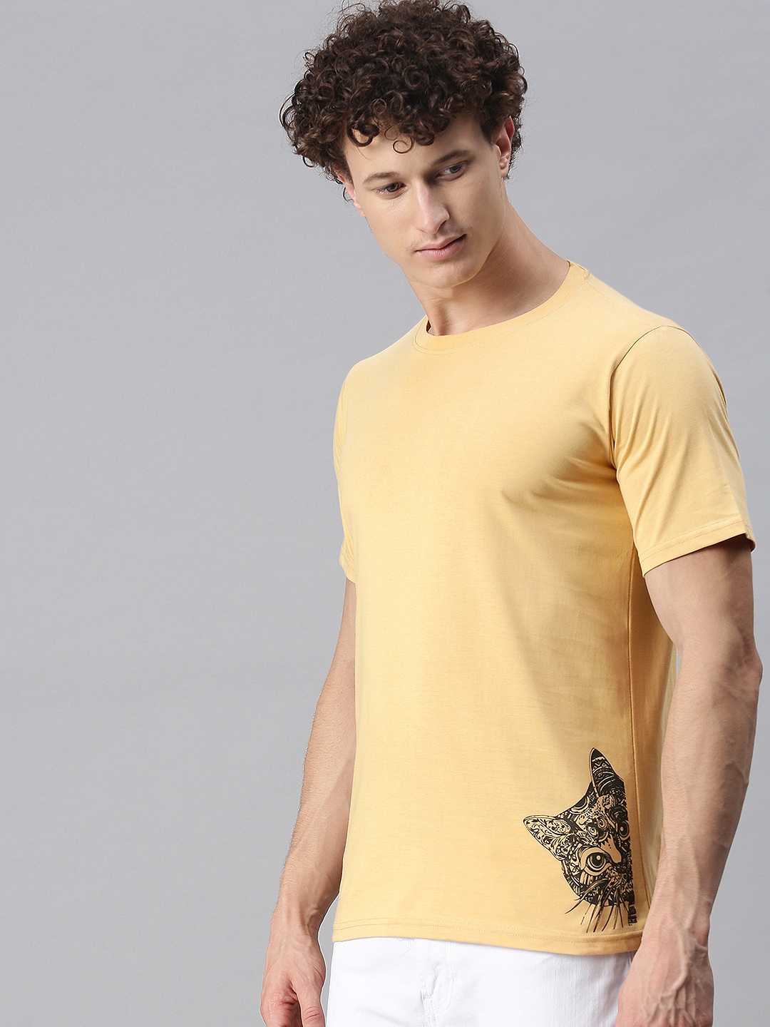 

BRATMA Men Beige Printed T-shirt