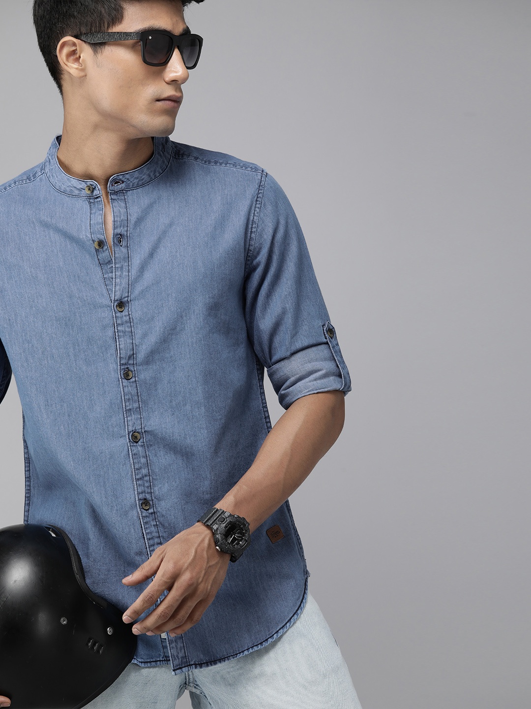 

Roadster Men Blue Solid Cotton Denim Shirt