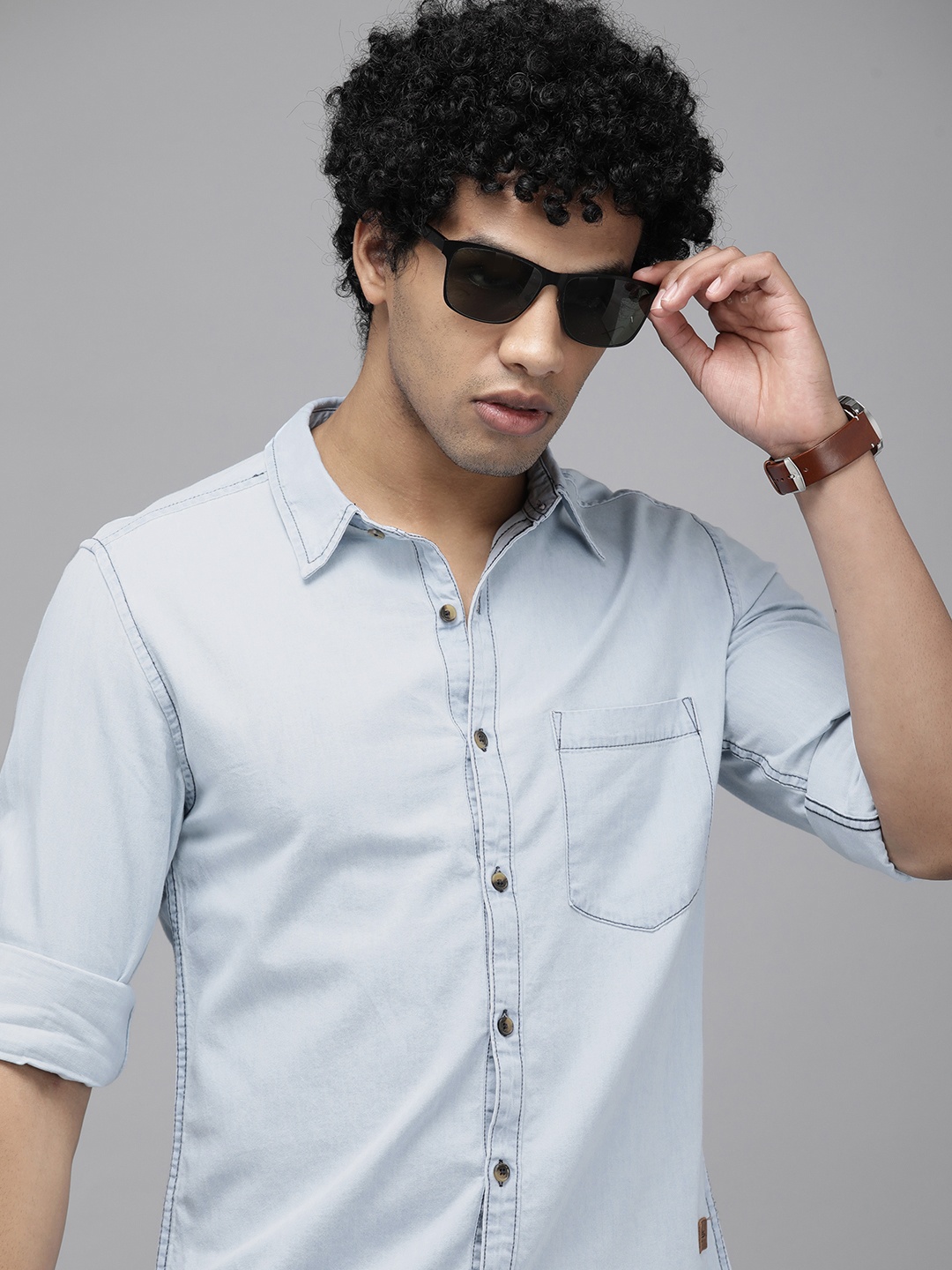 

The Roadster Lifestyle Co Men Blue Opaque Casual Shirt