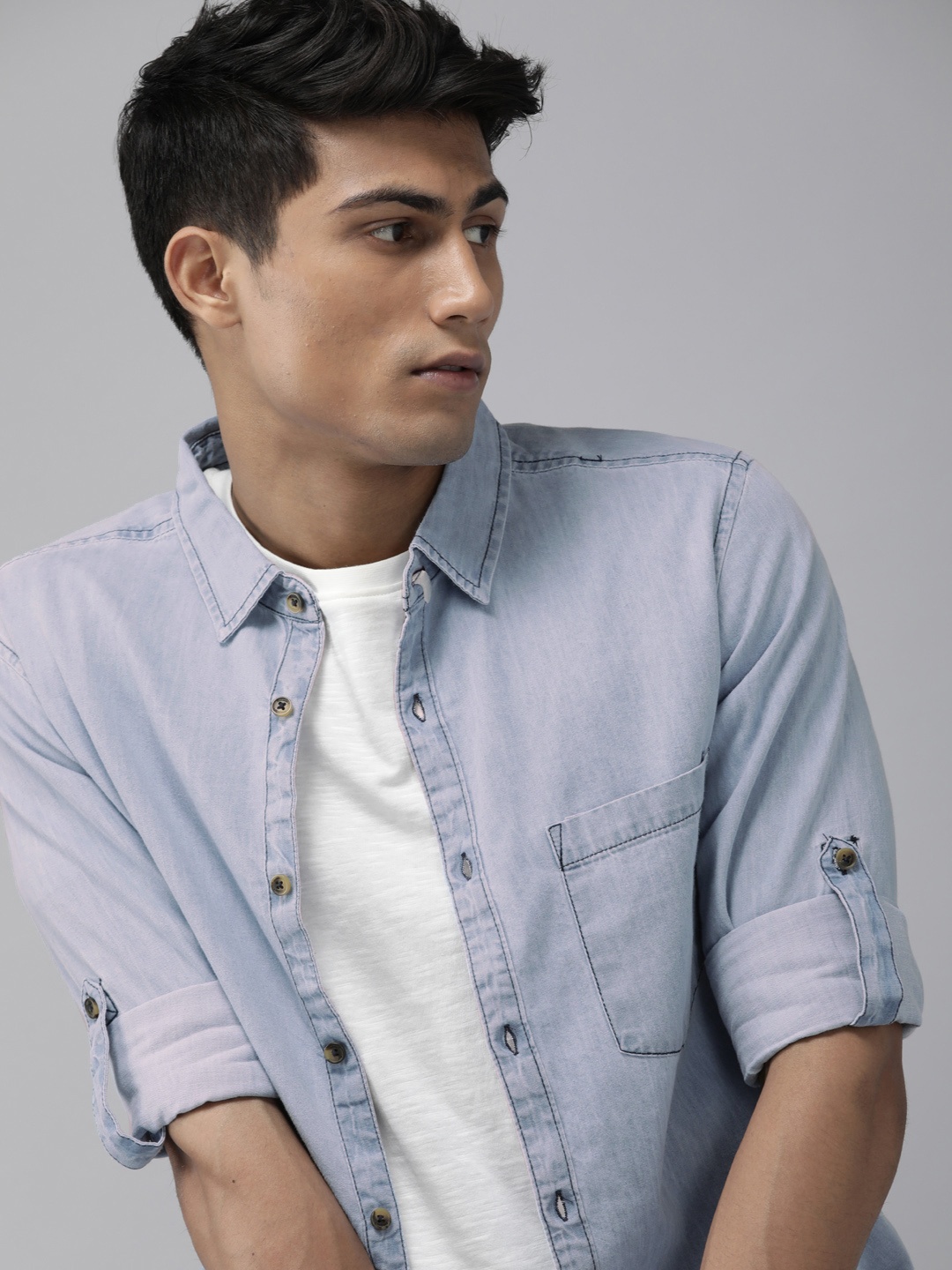 

The Roadster Lifestyle Co Men Blue Opaque Casual Shirt