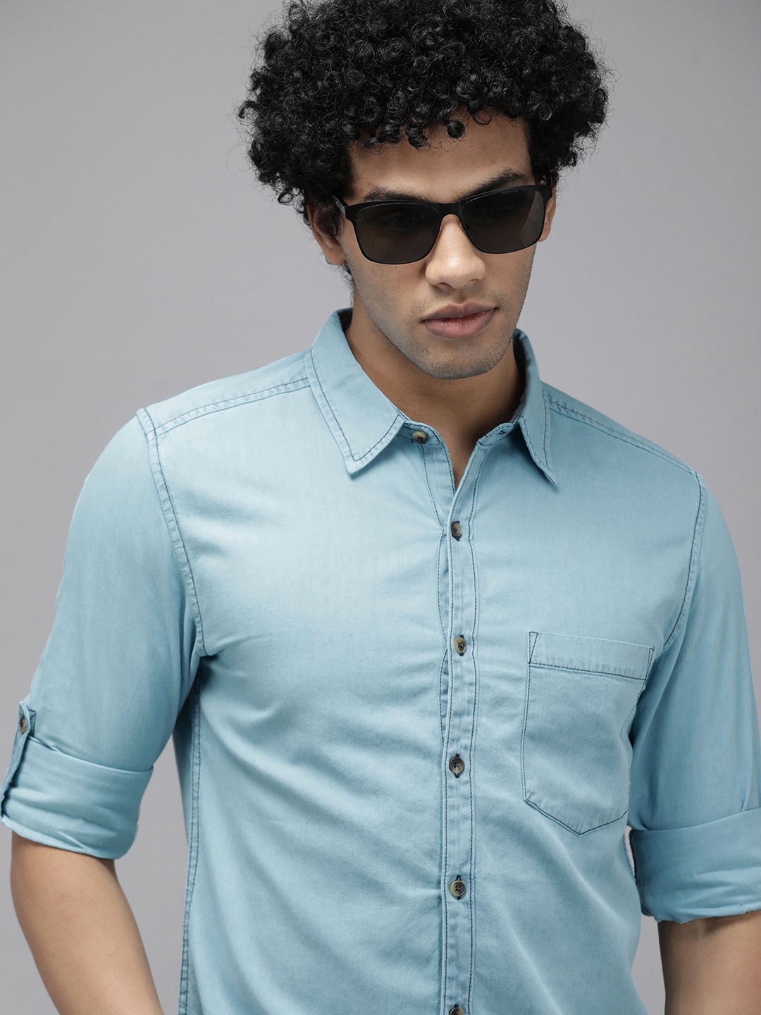 

The Roadster Lifestyle Co Men Blue Opaque Casual Shirt