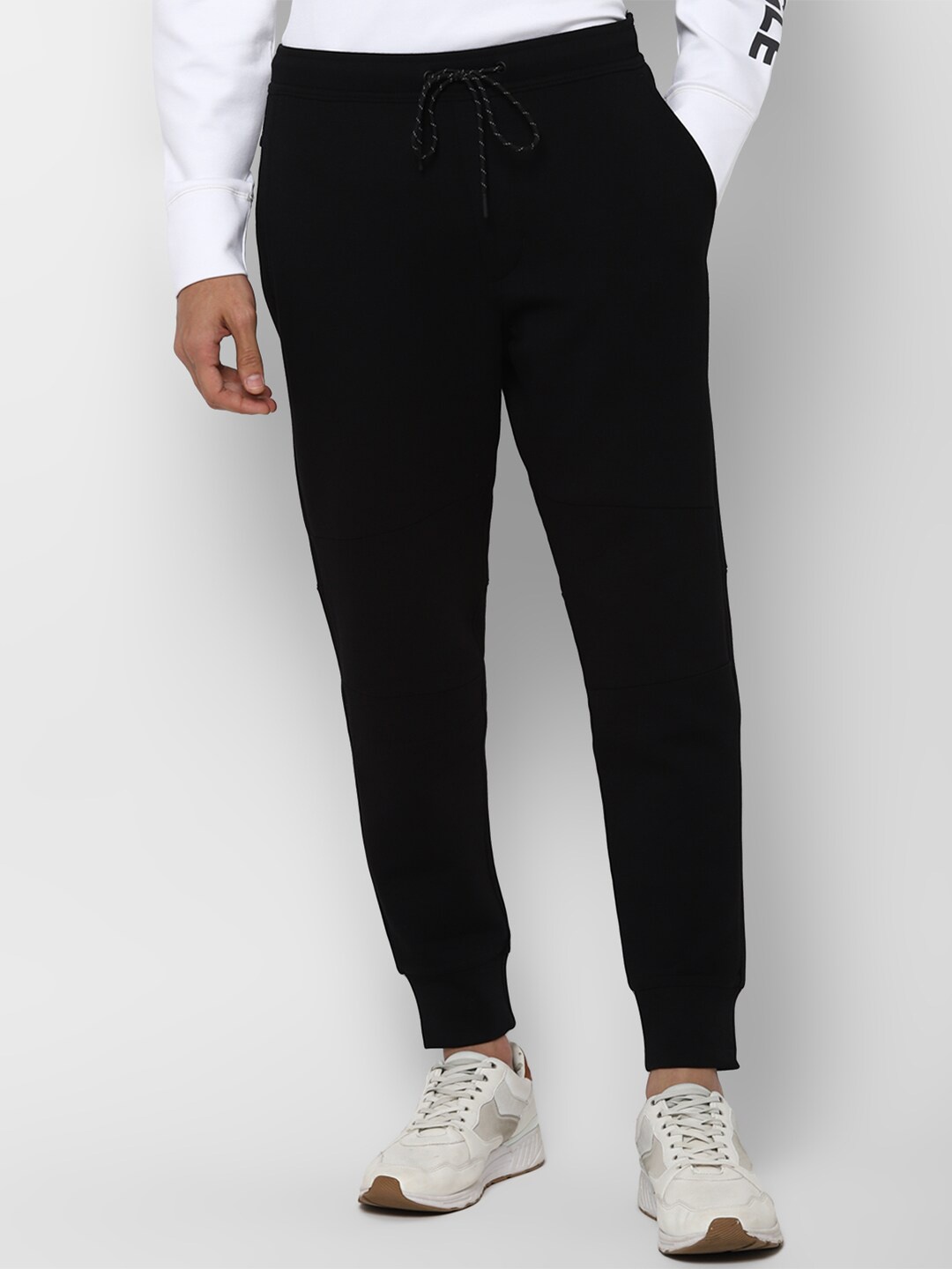 

AMERICAN EAGLE OUTFITTERS Men Black Solid Joggers