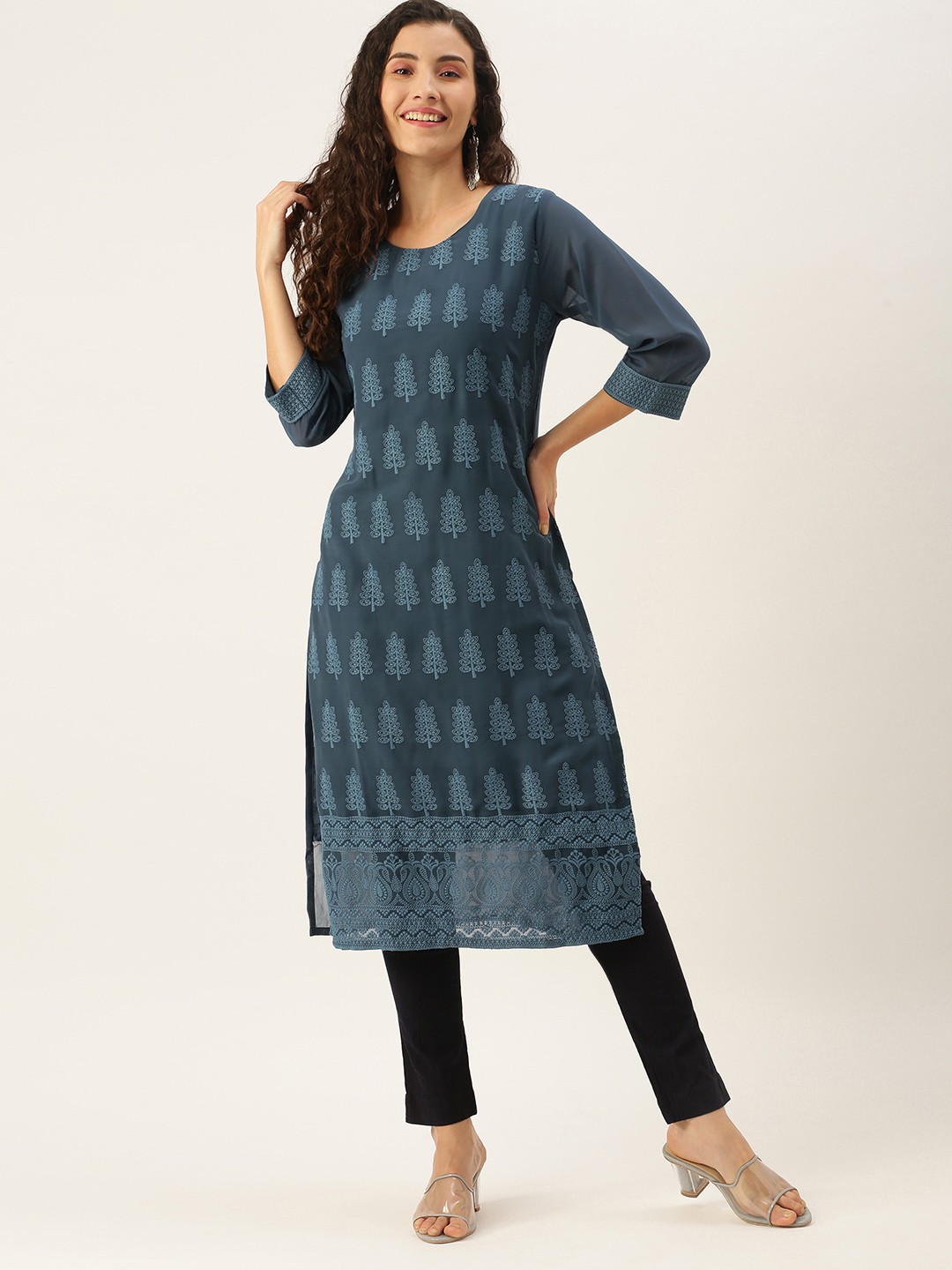 

SWAGG INDIA Women Navy Blue Embroidered Chikankari Georgette Kurta