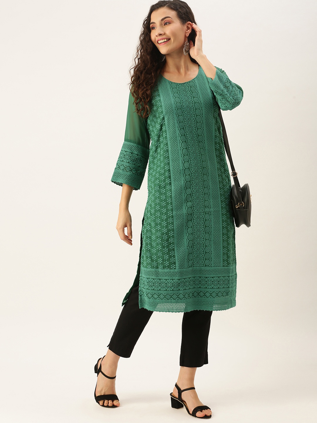 

SWAGG INDIA Women Green Floral Embroidered Chikankari Kurta