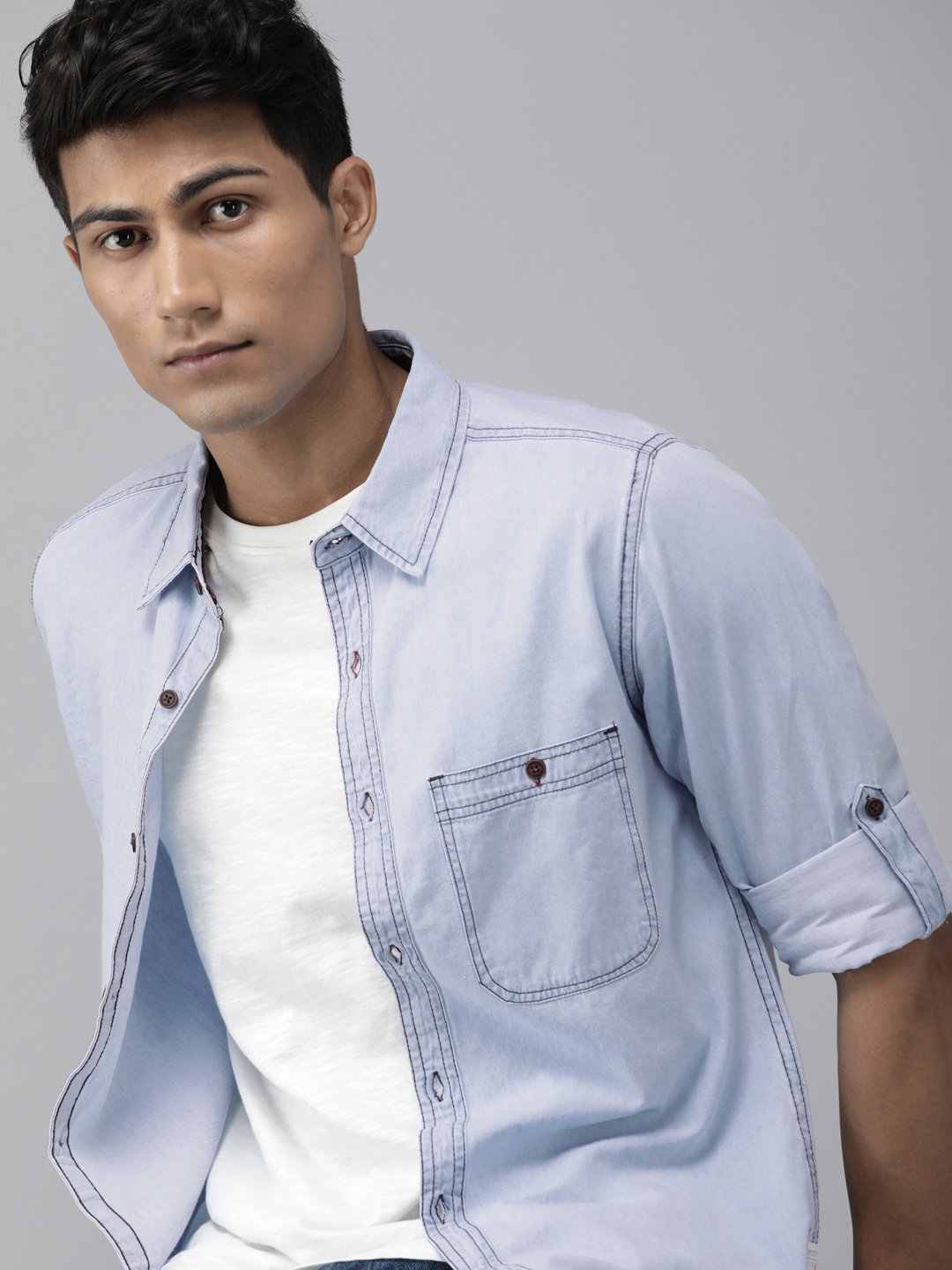 

The Roadster Lifestyle Co Men Blue Opaque Casual Shirt