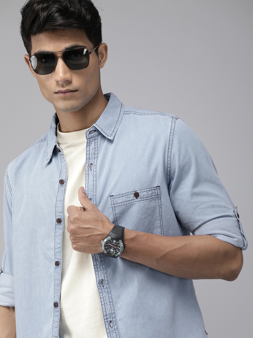 

The Roadster Lifestyle Co Men Blue Pure Cotton Denim Casual Shirt