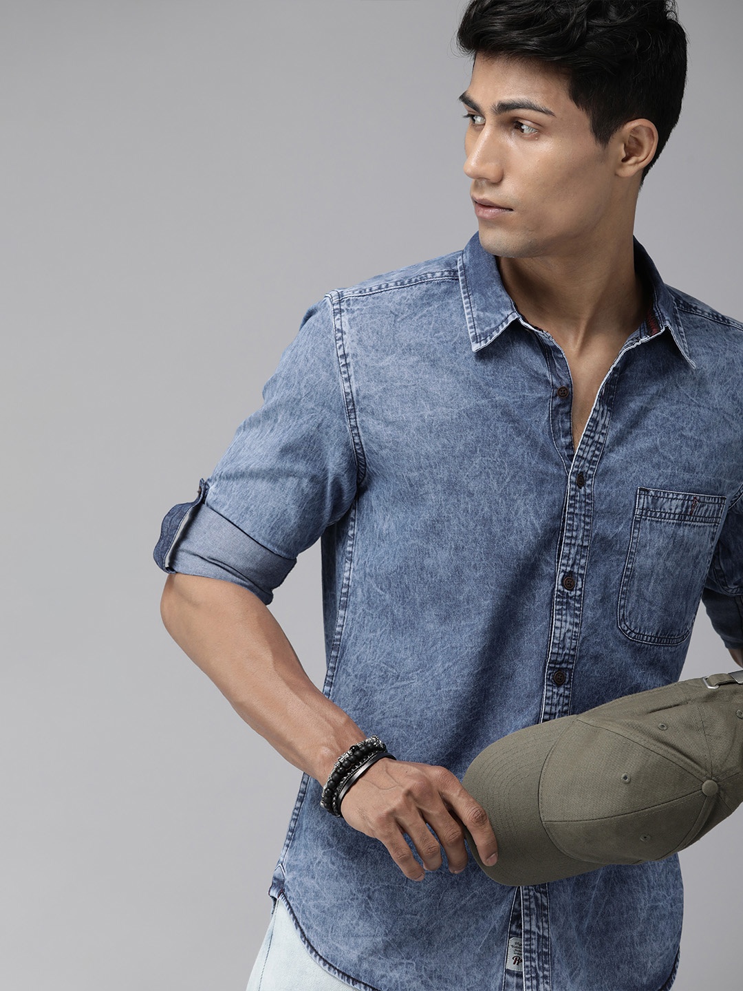 

The Roadster Lifestyle Co Men Blue Opaque Casual Shirt