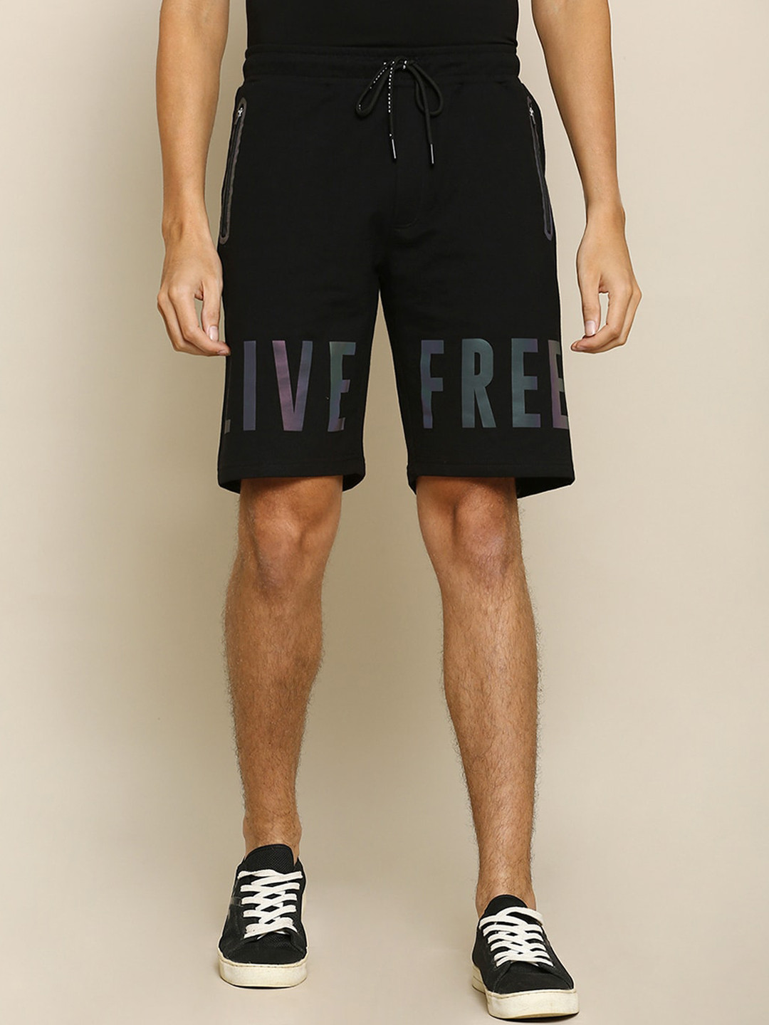 

Street Armor by Pantaloons Men Black Pure Cotton Typography Printed Regular Shorts