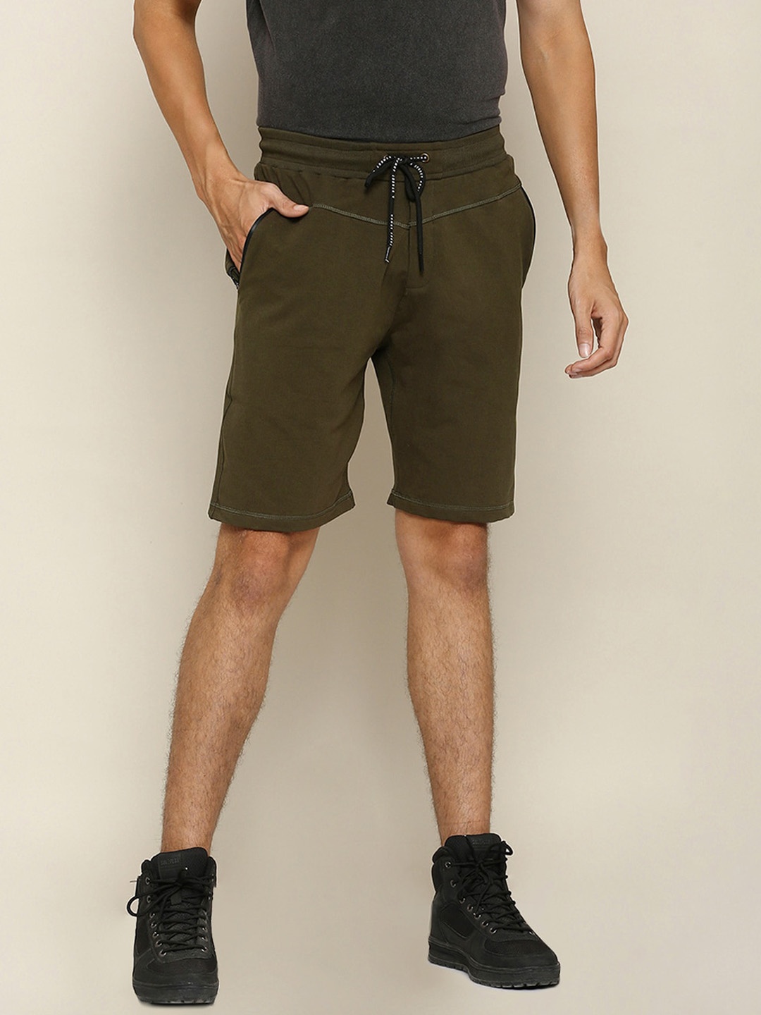 

Street Armor by Pantaloons Men Green Regular Shorts