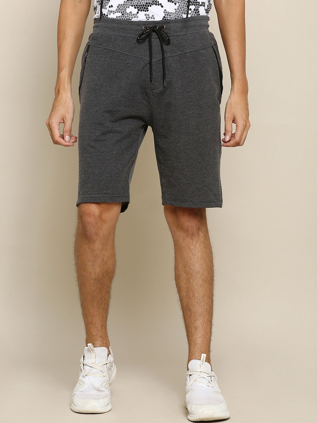 

Street Armor by Pantaloons Men Grey Regular Shorts