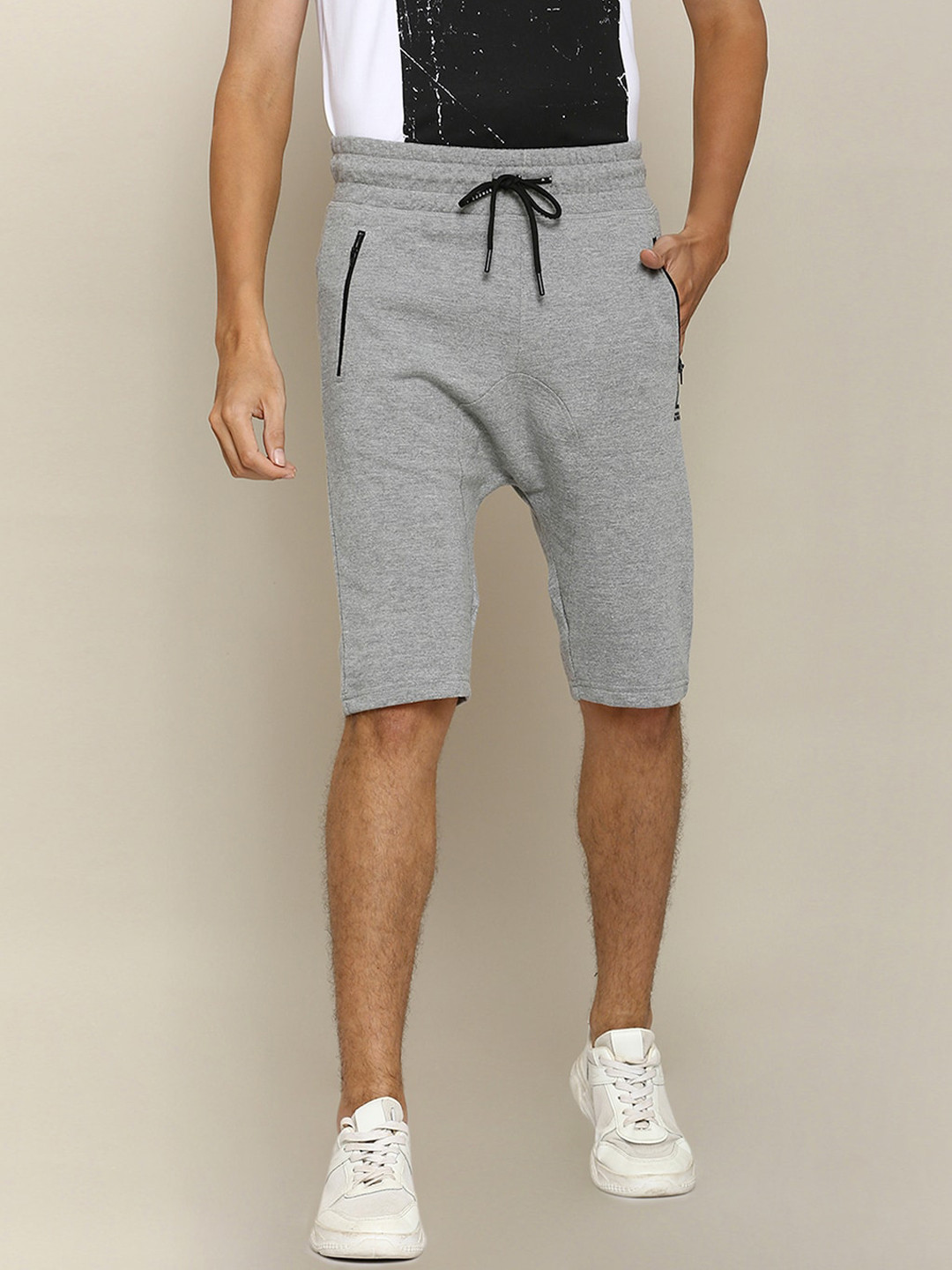 

Street Armor by Pantaloons Men Grey Skinny Fit Pure Cotton Regular Shorts