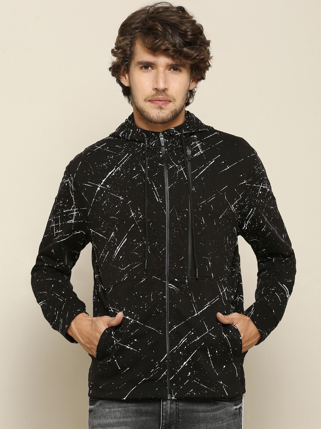 

Street Armor by Pantaloons Men Black & White Printed Front-Open Sweatshirt