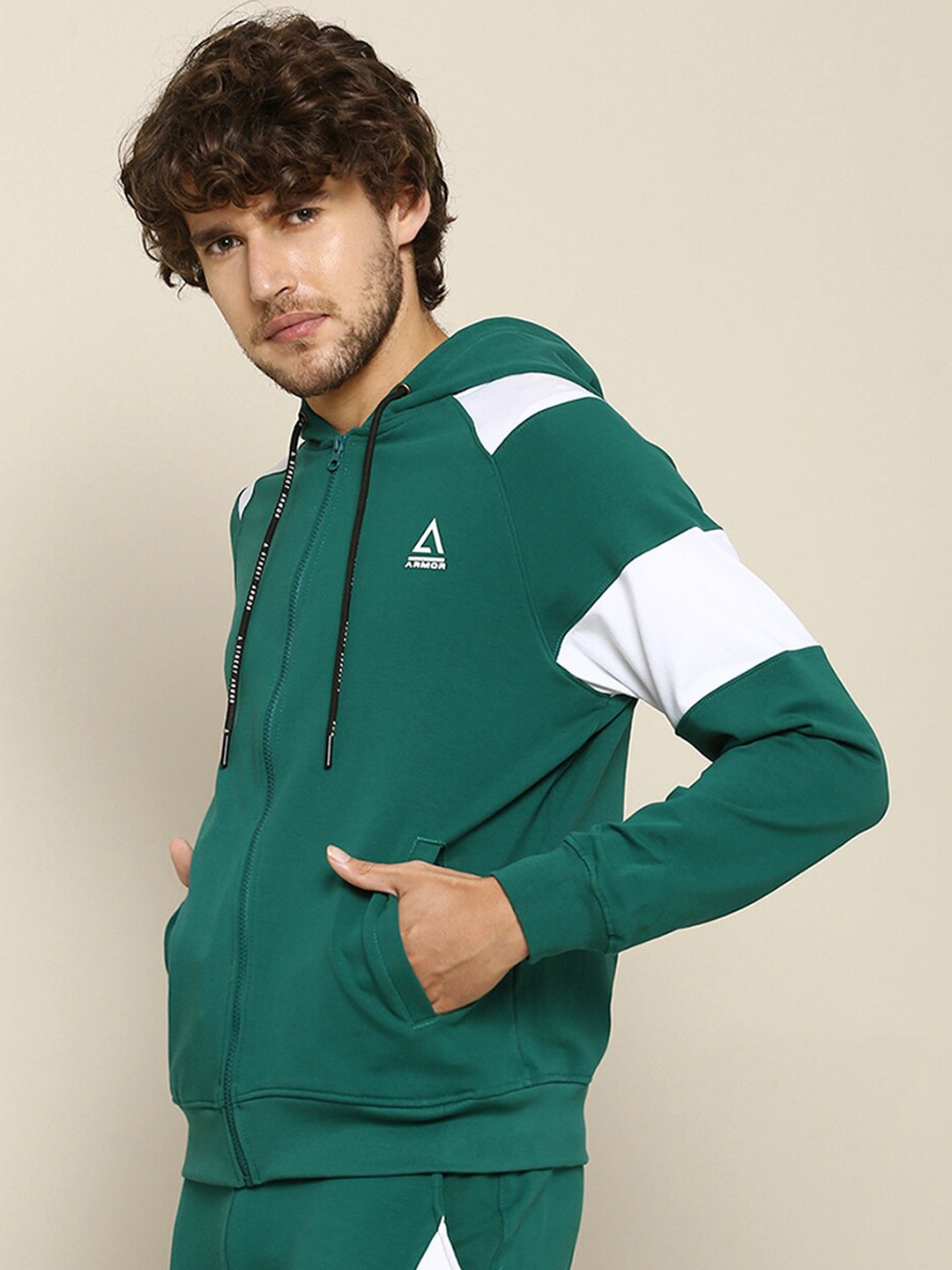 

Street Armor by Pantaloons Men Green Hooded Sweatshirt