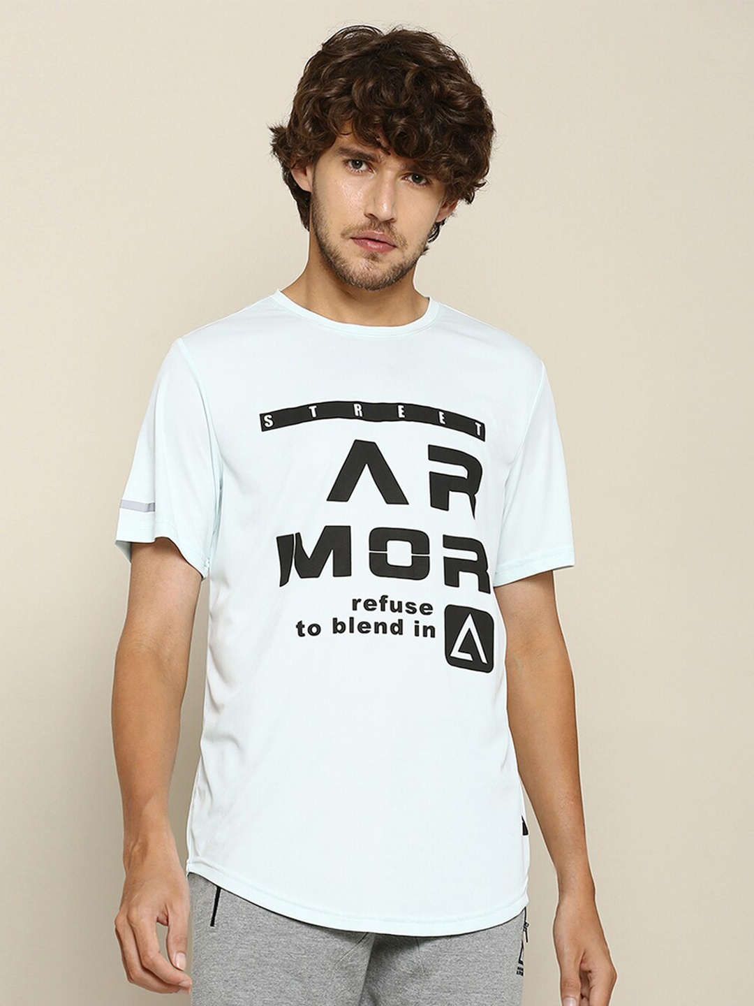 

Street Armor by Pantaloons Men Blue & Black Typography Printed T-shirt