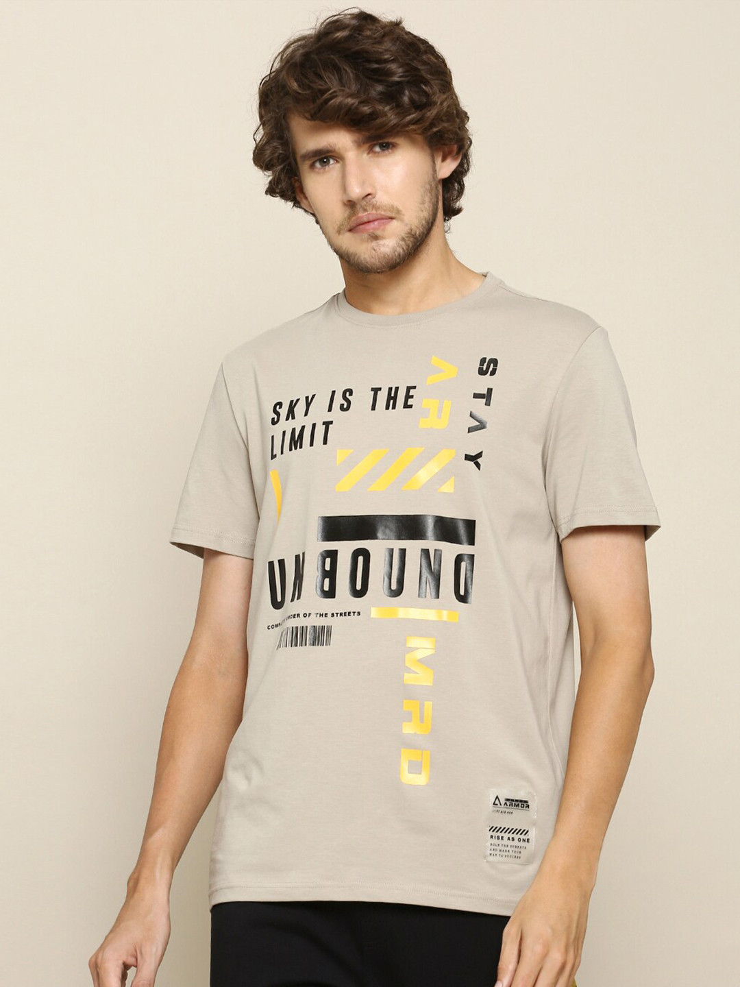 

Street Armor by Pantaloons Men Beige & Black Typography Printed T-shirt