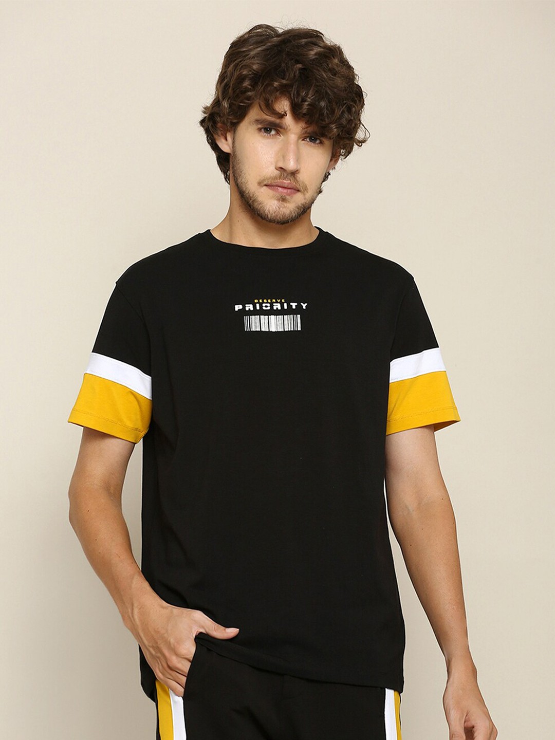 

Street Armor by Pantaloons Men Black Typography T-shirt