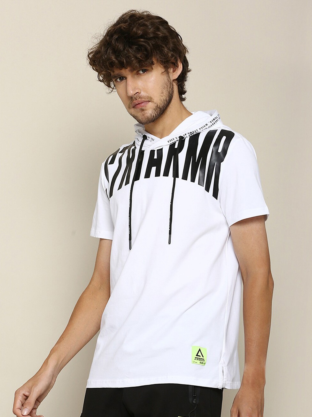 

Street Armor by Pantaloons Men White Printed Hooded T-shirt