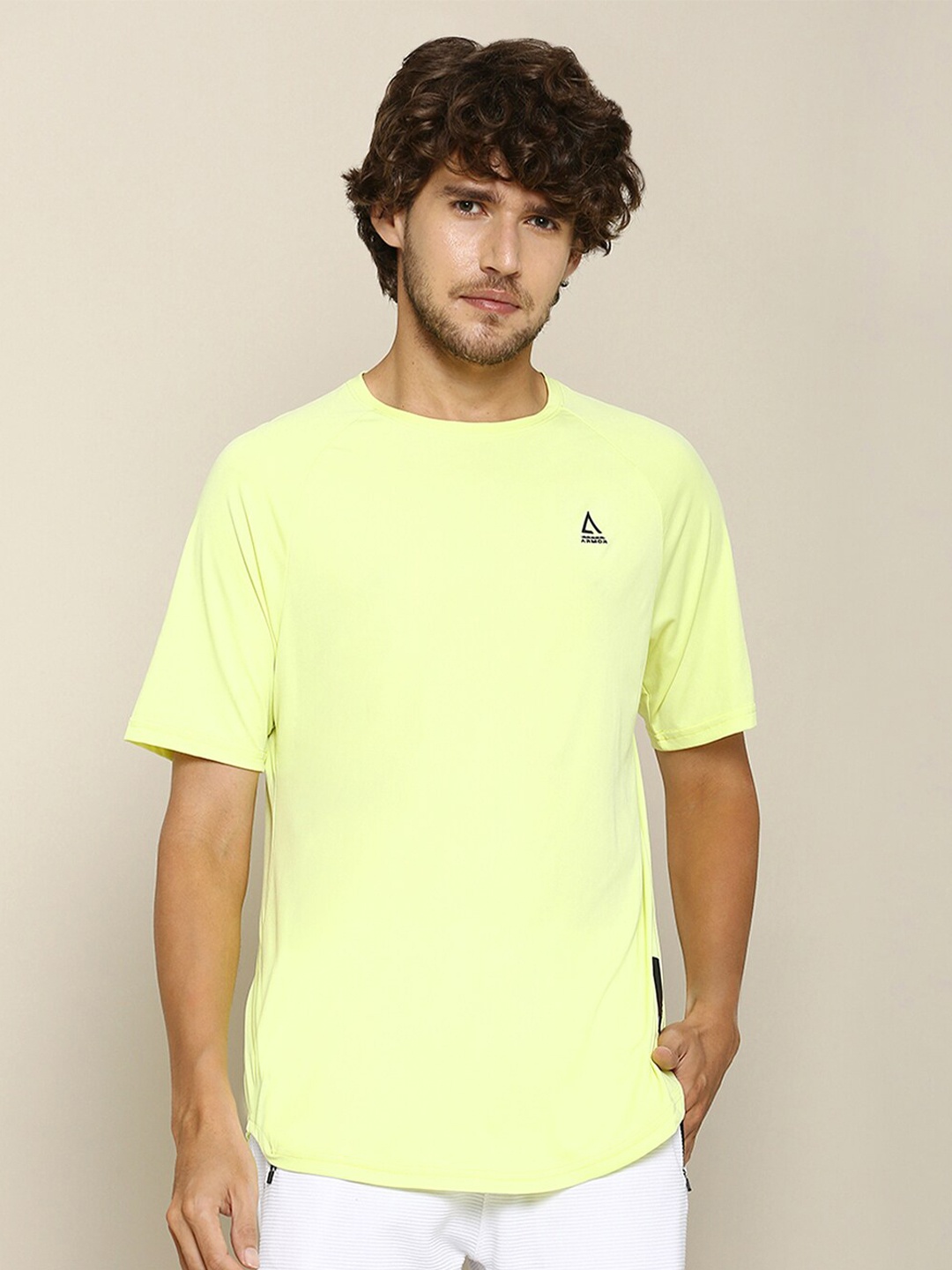 

Street Armor by Pantaloons Men Green Solid Round Neck Regular T-shirt