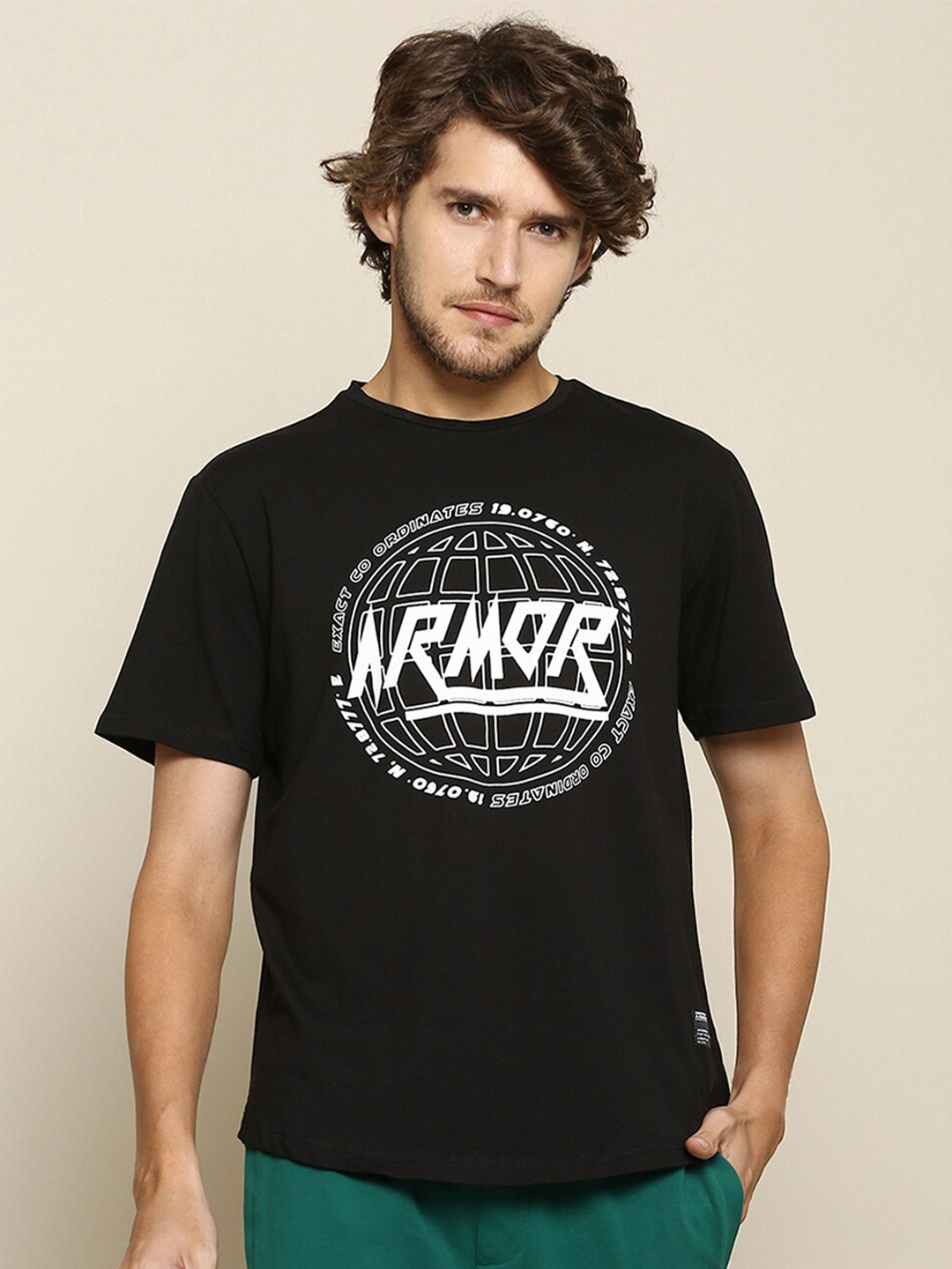 

Street Armor by Pantaloons Men Black & White Typography Printed T-shirt