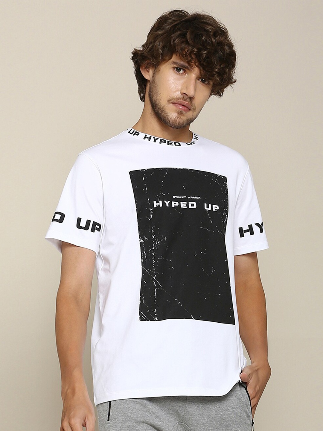 

Street Armor by Pantaloons Men White & Black Typography Printed T-shirt
