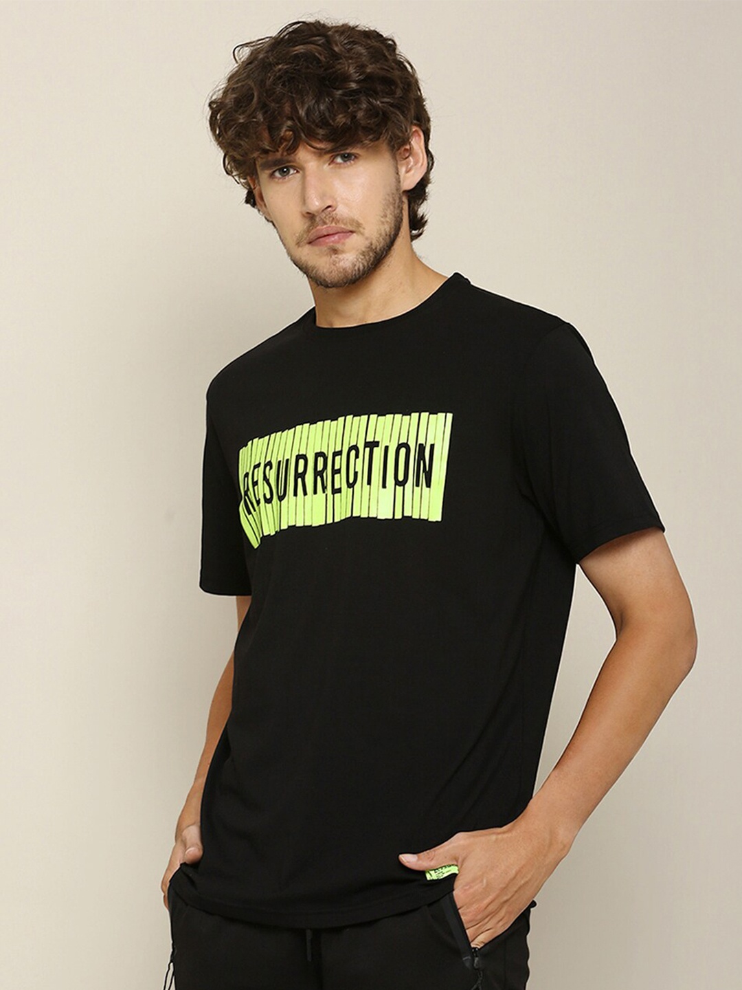 

Street Armor by Pantaloons Men Black & Lime Green Graphic Printed T-shirt