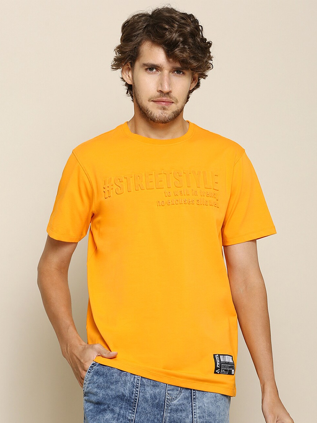 

Street Armor by Pantaloons Men Orange Typography Printed Applique T-shirt