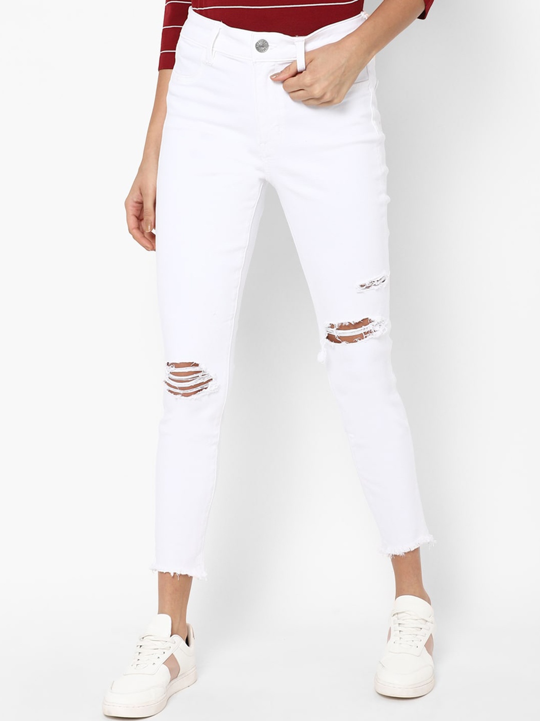 

AMERICAN EAGLE OUTFITTERS Women White Relaxed Fit Mildly Distressed Jeans