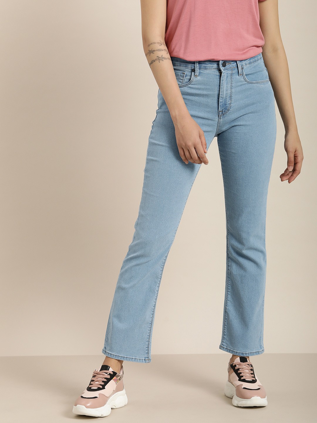 

Moda Rapido Women Blue Regular Fit Mid Rise Light Fade Stretchable Jeans