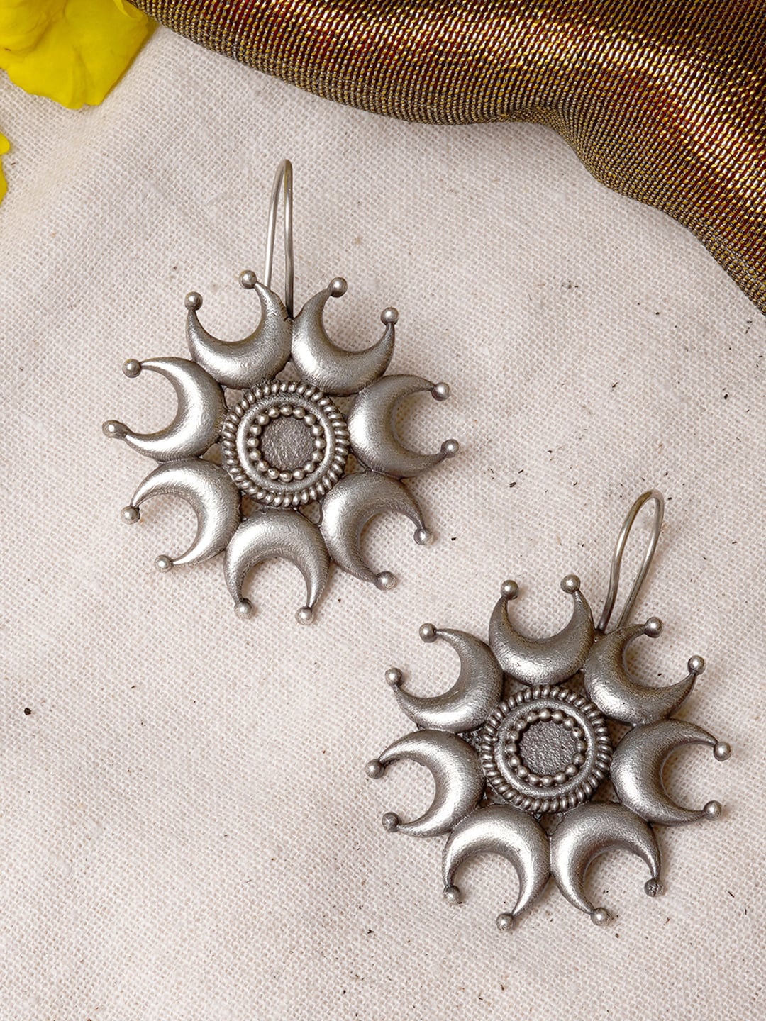 

TEEJH Silver-Plated Contemporary Studs Earrings