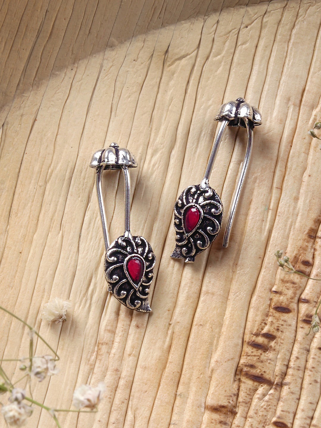 

TEEJH Silver-Toned & Red Contemporary Ear Cuff Earrings