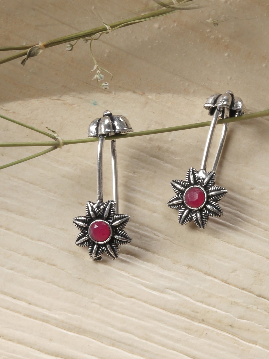 

TEEJH Silver-Plated & Pink Contemporary Ear Cuff Earrings